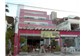 Restaurante elegante em frente de Praia de Ponta 